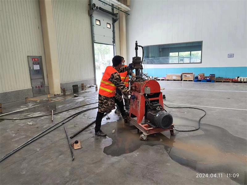 秀山厂房地面下沉塌陷注浆加固施工